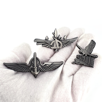 Broches personnalisées en métal avec logo 3D, estampage à chaud, plaqué nickel, ailes d'ange, pour chapeaux ou vêtements
