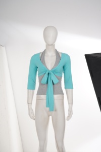 Ensemble deux pièces color-block pour femme : haut dos nu à col en V profond et cache-cœur à nouer devant, manches trois-quarts, style superposé doux et sexy - Product Image 6