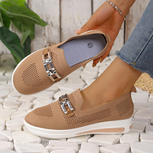 Nouvelle Collection Été 2026 – Mocassins Femme Grande Taille Respirants à Tige Creuse avec Chaîne Métallique Décorative – Chaussures Décontractées Quotidiennes - Product Image 2