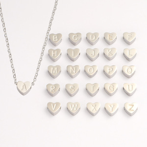 Colgante Personalizado de Acero Inoxidable con Forma de Corazón y Letra Inicial Grabada A-Z para Hacer Collares y Pulseras - Product Image 4
