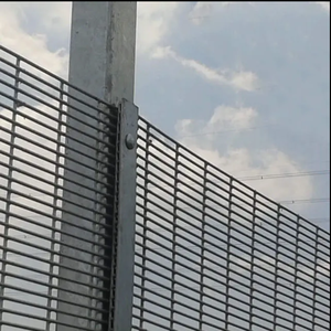 ลวดเหล็กชุบสังกะสีเคลือบด้วยผง + เคลือบรั้วเหล็กชุบสังกะสีแบบปรับแต่งได้มีความปลอดภัยสูงเสาสี่เหลี่ยม/กลม - Product Image 6