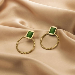 أقراط نسائية بأحجار طبيعية أنيقة, أقراط نسائية بأحجار الراين الطبيعية الأنيقة ، تصلح كهدية للأم 2023 ، مزينة بأحجار الراين المربعة - Product Image 5