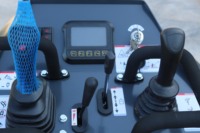 Chargeur utilitaire compact diesel Cougars CG1050 25HP avec benne basculante haute pour la construction