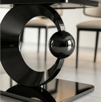 Table à manger rectangulaire en marbre moderne et contemporaine de luxe italienne, base en acier inoxydable brossé doré, écologique, durable, 4 à 8 personnes