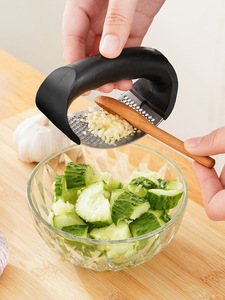 Creative Hand Stainless Steel Garlic Press Cutter Manual Mode Metal Chopper Crusher for Vegetables Cutting - Product Image 2