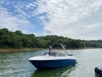 Nouveau design 2025 : Yacht de luxe avec wakeboard, bateau de pêche et remorque moteur pour le surf et les sports nautiques