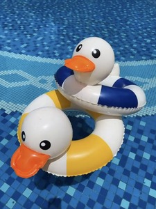 Anillo de natación inflable a granel al por mayor para niños, diseño de flotador de piscina de pato con círculos azules y amarillos, material de PVC - Product Image 3