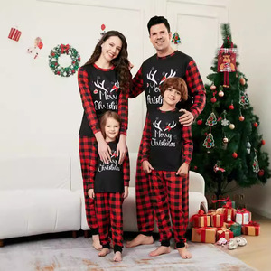 Conjunto de Pijamas de Outono para Pais e Filhos de Alta Qualidade, Estampa Xadrez Vermelha e Preta, Camisa de Manga Longa e Calças com Estampa de Rena Festiva - Product Image 2