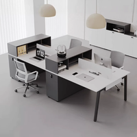 Nouveau bureau de travail moderne et durable pour le personnel de bureau avec cloison, poste de travail minimaliste en bois à pieds larges, mobilier de bureau