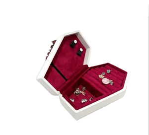 Gothic Style Coffin-shaped Leather Velvet Jewelry Box Ring Jewelry Box Travel Velvet Jewelry <b>Display</b> Box Elegant Packaging Box - Product Image 1
