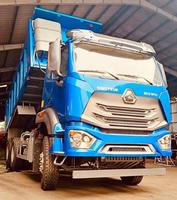 Camion lourd diesel HOWO N7/E7 8x4 2021, tout nouveau, 371 CV, conduite à gauche, moteur Weichai, transmission HW19710, transport minier