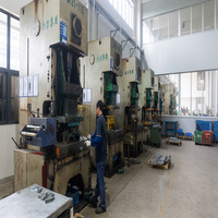 Pièces de cadre métallique en acier inoxydable de précision usinées par CNC sur mesure, application pour équipements industriels, tôle