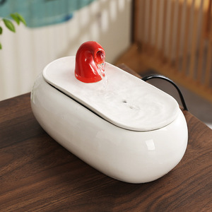 Fuente de agua de cerámica estilo chino, jarrón ovalado eléctrico de sobremesa con decoración de patos para la decoración del escritorio de la sala de estar - Product Image 4