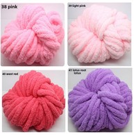 Fil chenille épais 100 % polyester filé à la main, haute ténacité, écologique, doux, pour tricotage à la main, idéal pour les couvertures très demandées (vente en gros)