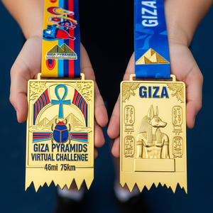 Vente en gros de pyramides de Gizeh 2D personnalisées métal plaqué or brillant émail doux <span class=keywords><strong>scarabée</strong></span> médaille - Product Image 1