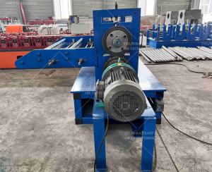 Máquina de grabado de puerta de acero de buen rendimiento, fabricación de patrones de Metal, máquina de grabado de Metal de aluminio galvanizado - Product Image 3