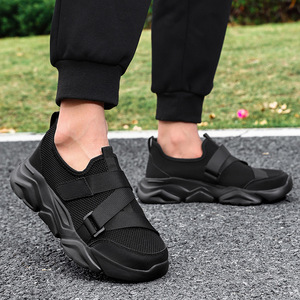 Ideales para salidas urbanas diarias, zapatillas deportivas con cierre de correa, suela gruesa, transpirables, para hombre, sin cordones. - Product Image 6
