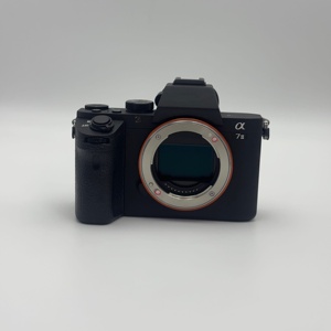 Appareil photo hybride <span class=keywords><strong>Sony</strong></span> A7 II d'occasion, <span class=keywords><strong>Sony</strong></span> A7 II d'occasion avec batterie et chargeur, appareil photo hybride d'occasion avec emplacement pour carte SD - Product Image 1