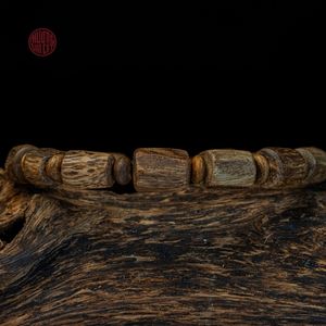 Auténtica Pulsera de Cuentas de Agarwood Natural para Mujer, Joyería Hecha a Mano con Fragancia de Madera de Oud de Vietnam - Product Image 4