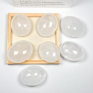 Piedras de cristal de cuarzo transparente Cuarzo curativo Forma libre Artesanía de cristal natural Piedras de Palma de cuarzo transparente pulido para Decoración - Product Image 1