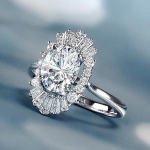 Anello di Fidanzamento F1297 con Diamante Taglio Ovale in Oro Bianco, Diamante Naturale Colore D, Gioielli da Donna - Product Image 2