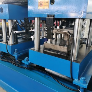 เครื่องขึ้นรูปแผ่นเหล็กสำหรับรั้วเหล็กกั้นทางหลวงแบบม้วน - Product Image 2