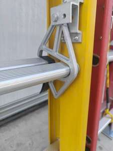 سلم تمديد من الألياف الزجاجية بطول 20 قدمًا، سلم متدرج من الألياف الزجاجية بسعة تحمل 300 رطل (150 كجم)، نوع IA L3022-28PT - Product Image 5