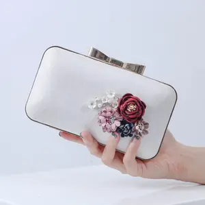 Best selling noble fashionable pearl flower wedding evening bags party bags women