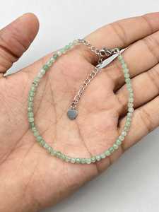 Pulsera de Cuarzo Verde Fresa, Joyería Delicada con Piedras Preciosas, Cuentas Microfacetadas, Pulsera de Cristal, Joyería Minimalista, Pequeñas Piedras Preciosas - Product Image 2