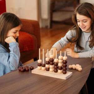 Excellente qualité artisanale, facile à transporter, jeu de stratégie classique en bois 4 en ligne - Product Image 2