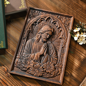 Pannello in Legno Intagliato a Mano con Gesù in Preghiera, Cornice Floreale, Placca Murale di Cristo, Decorazione Rustica Cristiana per Chiesa e Casa - Product Image 2
