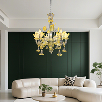 Nouveauté : Lustre contemporain en cristal, fleurs artificielles, fait main, sur mesure, en verre de Murano.