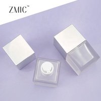 Bouteille liquide cosmétique carrée de luxe de 30ml Bouteille plastique pour fond de teint sérum avec pompe à lotion
