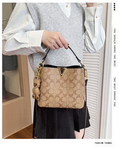 Bolsos de Mano de Diseño Famoso a Precio de Fábrica para Mujer, Bolsos de Hombro de Cuero Rojo y Negro, Elegantes Bolsos de Hombro Originales Famosos - Product Image 6