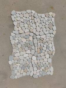 <span class=keywords><strong>Tapis</strong></span> de galets de rivière polis pour le revêtement de sol, le jardinage et l'aménagement paysager - Product Image 3