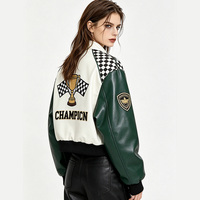 Veste universitaire de course LTD-J2007 avec panneau d'épaule à motif damier, applique graphique trophée et manches contrastantes – Fabricant