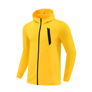 Chaqueta deportiva con capucha y logotipo personalizado, con cremallera completa, tela transpirable y bolsillo con cremallera para actividades de entrenamiento al aire libre. - Product Image 4