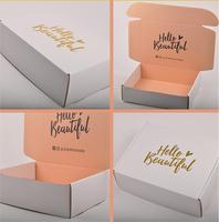 Boîte d'expédition pliante haut de gamme en carton ondulé avec impression en relief pour l'emballage de chaussettes et de vêtements de marque