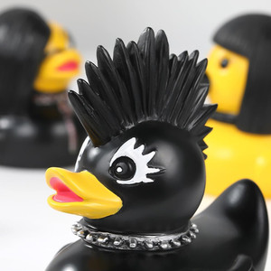 Death Rock regalo gótico satánico Punk pato, Deathrocker resina pato para figuras coleccionables Rock goma patos decoración de escritorio - Product Image 4