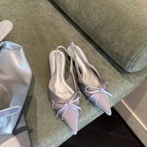 Zapatos de Novia Elegantes y Sensuales con Correa en el Tobillo, Punta Francesa, Tacón Bajo y Lazo, Zapatos de Tacón Alto para Mujer - Product Image 2