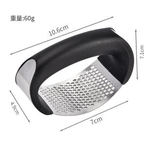 Presse-ail manuel en acier inoxydable Yangjiang, broyeur d'ail incurvé réutilisable, lavage à la main uniquement - Product Image 3