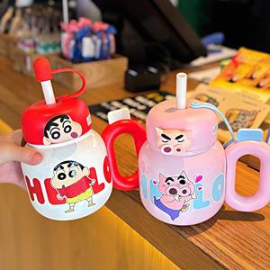 แก้วน้ำเก็บอุณหภูมิลายเครยอนชินจัง สแตนเลส 316 ทรงใหญ่พร้อมหูจับ สำหรับเครื่องดื่มร้อนและเย็น ของขวัญสำหรับการเดินทาง - Product Image 2