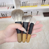 Ensemble de 11 pinceaux de maquillage en poils de renard des neiges avec manche en bois de santal vert pour poudre, blush, contour et fard à paupières