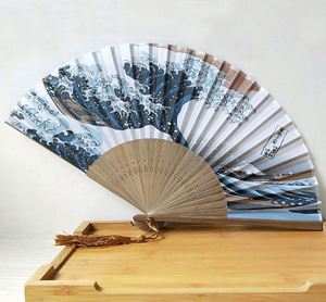 Abanico Plegable de Bambú con Diseño de Olas Estilo Japonés, Impresión Personalizada y Técnica de Tallado, para Bodas - Product Image 3