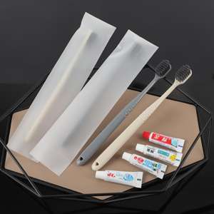 סט מברשות שיניים חד פעמיות מפלסטיק וסיבים, ערכת אמבטיה עם לוגו מודפס, נייד וסניטרי לחדרי אירוח, אירוח ביתי ונסיעות - Product Image 6