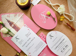 Cartes d'invitation de mariage personnalisées de luxe, design élégant de ville en aquarelle européenne, impression de papeterie de mariage personnalisée - Product Image 4
