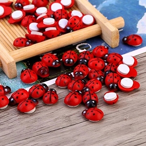 Nouveauté : Mini figurines de coccinelles miniatures, autocollants décoratifs pour réfrigérateur, aimants en bois pour réfrigérateur en forme de coccinelles - Product Image 2