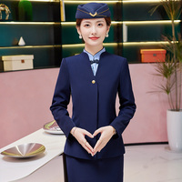 Ensemble de veste, chemise et jupe sur mesure de couleur bleu, rouge et noir classiques pour l'équipage de cabine de compagnie aérienne, hôtesse de l'air, uniforme de stewardess