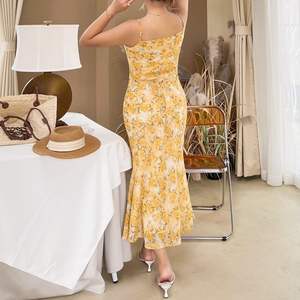 Robe à bretelles fines à imprimé floral Runqi N8714, robe décontractée de vacances grande taille pour femmes, couleur crème glacée jaune, robe nuisette - Product Image 4