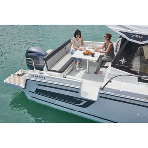 Barco Jeanneau Merry Serie 795 2026 con Motor de Gasolina, 26 pies 8 pulgadas de eslora, 2+2 Camarotes, Velocidad de 30-35 Nudos - Product Image 6